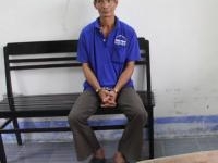 Anh chồng chém em dâu trọng thương vì hàng rào